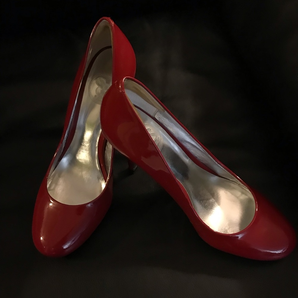 Jessica Simpson Red Patent Leather Round Toe Pumps